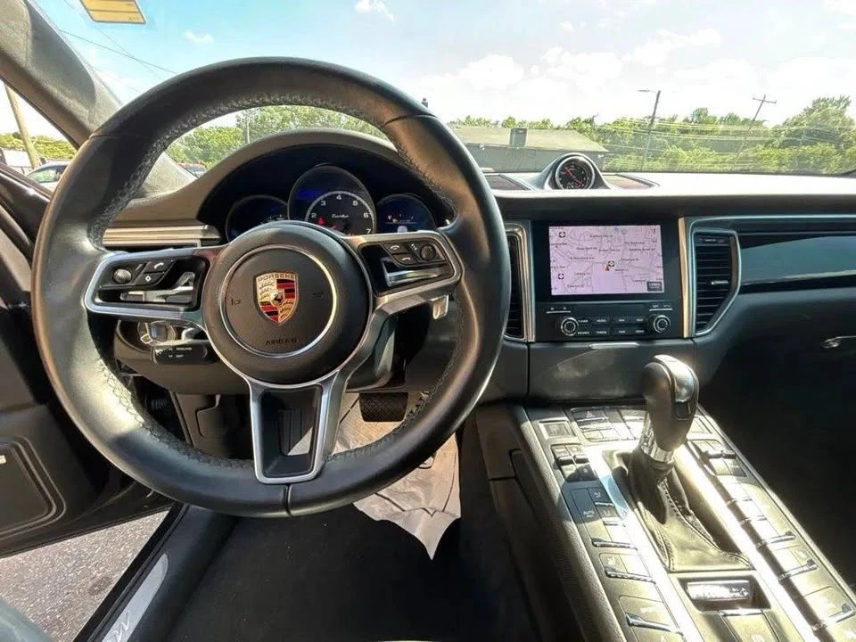 2017 Porsche Macan Turbo - Image 5 of 19