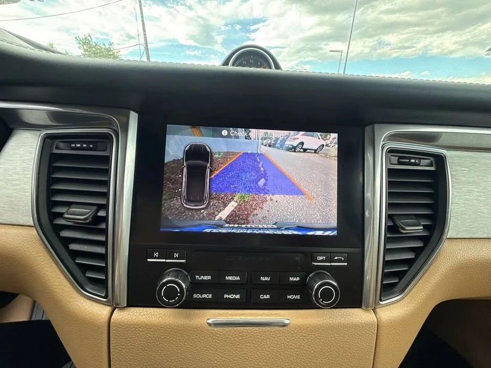 2017 Porsche Macan Turbo - Image 13 of 20