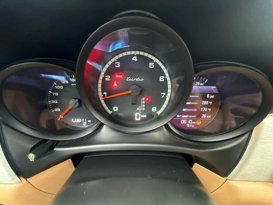 2017 Porsche Macan Turbo - Image 19 of 20