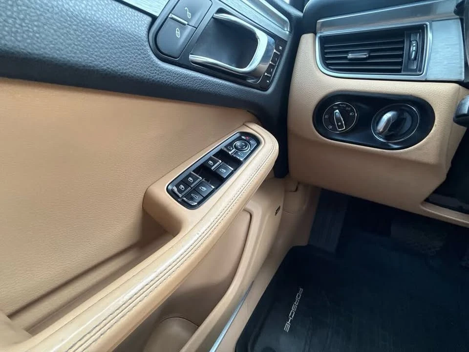 2017 Porsche Macan Turbo - Image 20 of 20