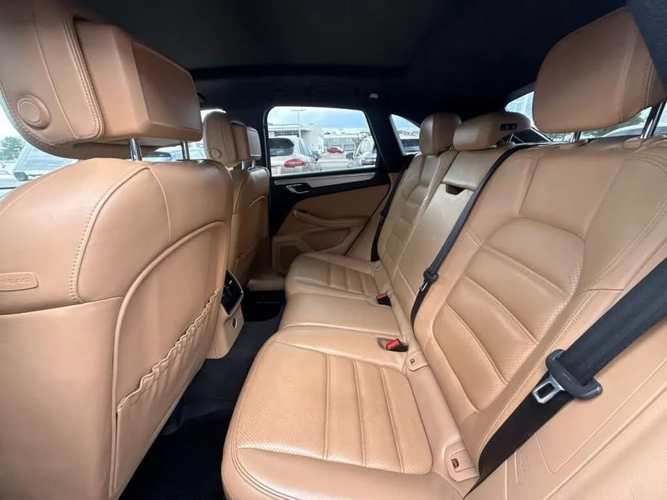 2017 Porsche Macan Turbo - Image 10 of 20