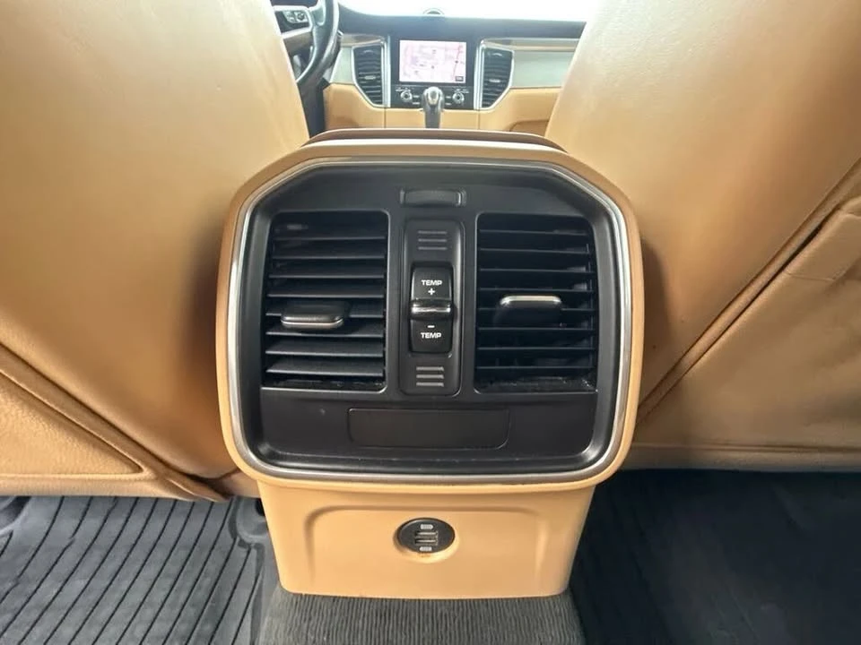2017 Porsche Macan Turbo - Image 11 of 20
