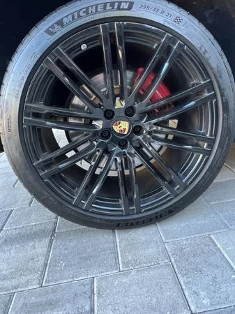 2017 Porsche Macan Turbo - Image 16 of 21