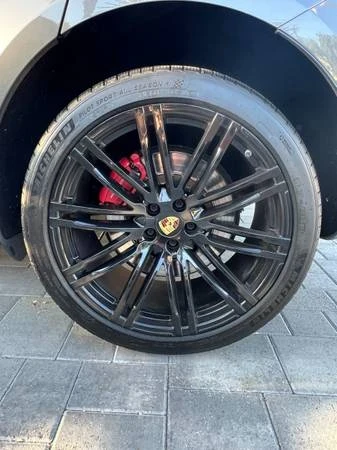 2017 Porsche Macan Turbo - Image 15 of 21