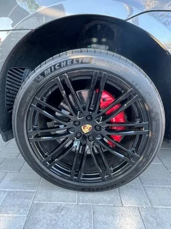 2017 Porsche Macan Turbo - Image 14 of 21