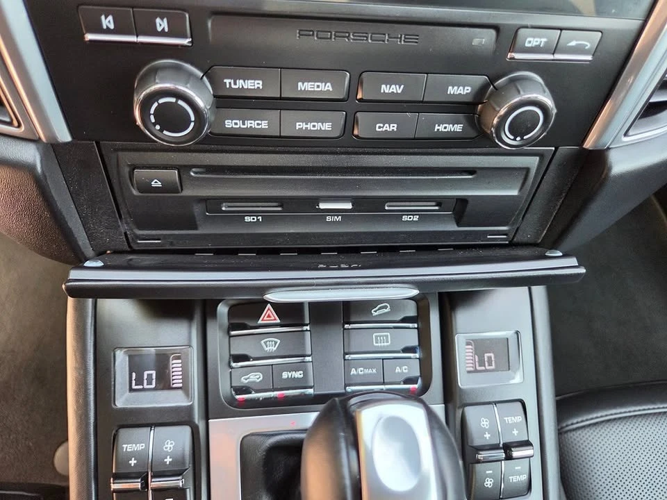 2017 Porsche Macan Turbo - Image 11 of 20