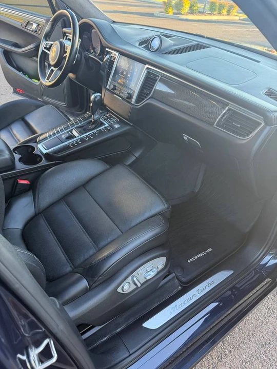 2017 Porsche Macan Turbo - Image 9 of 20