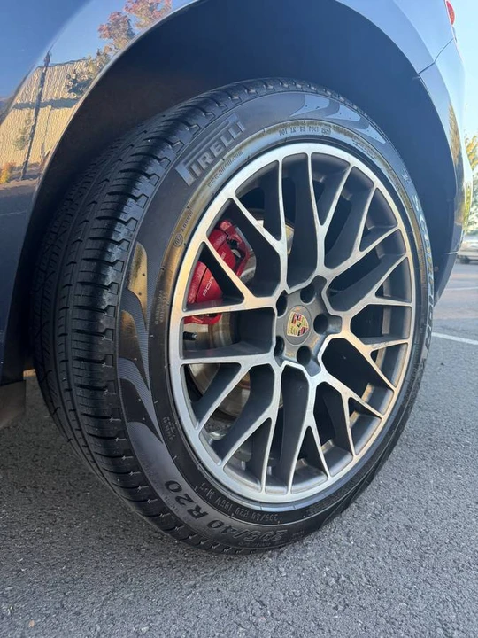 2017 Porsche Macan Turbo - Image 21 of 24