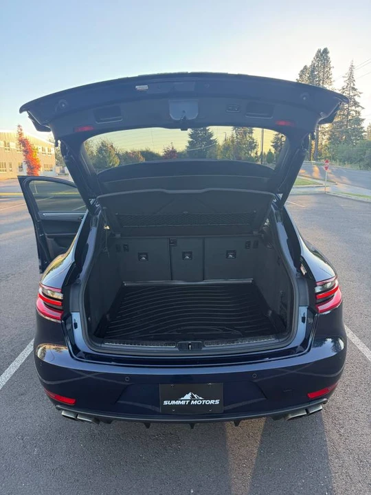2017 Porsche Macan Turbo - Image 18 of 24