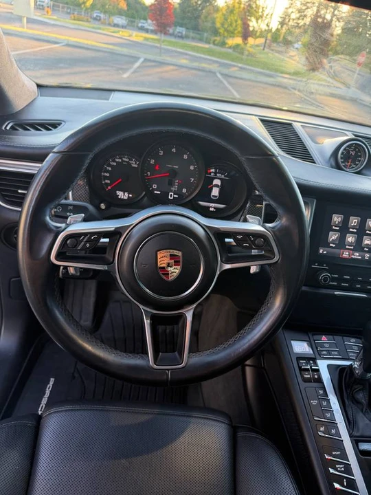 2017 Porsche Macan Turbo - Image 9 of 24