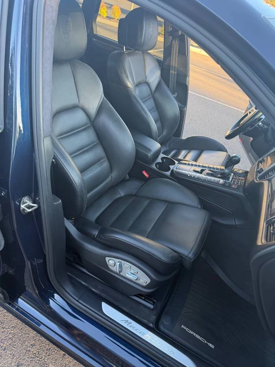2017 Porsche Macan Turbo - Image 12 of 24