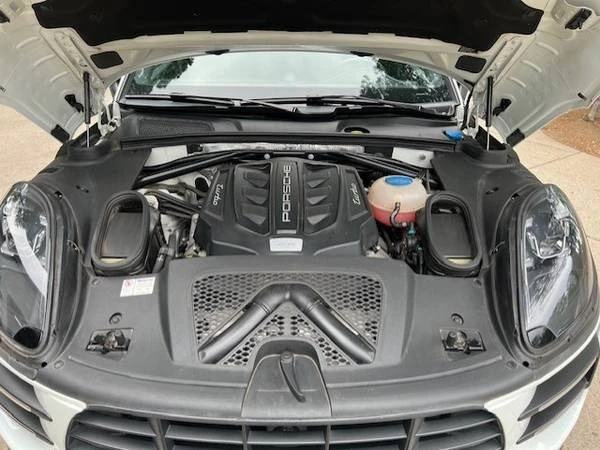 2017 Porsche Macan Turbo - Image 18 of 21