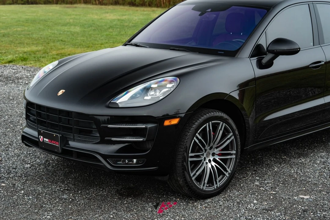 2017 Porsche Macan Turbo - Image 18 of 21