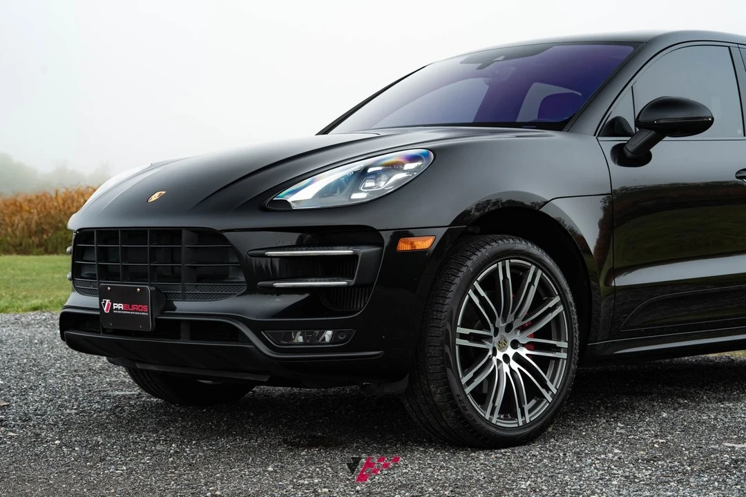 2017 Porsche Macan Turbo - Image 19 of 21