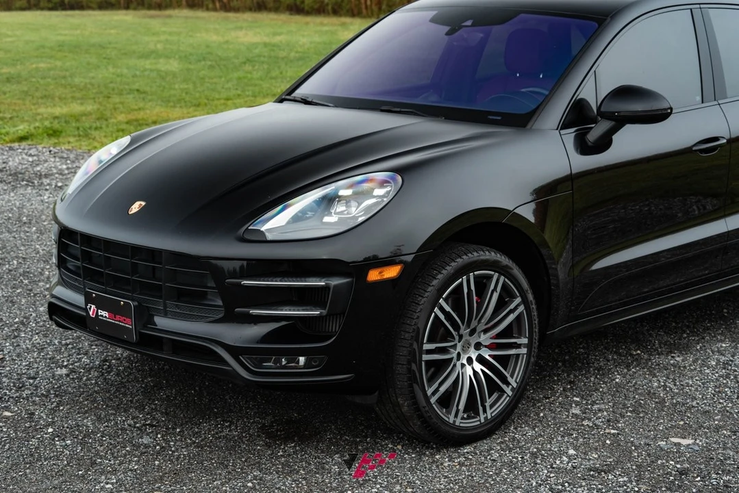 2017 Porsche Macan Turbo - Image 18 of 21