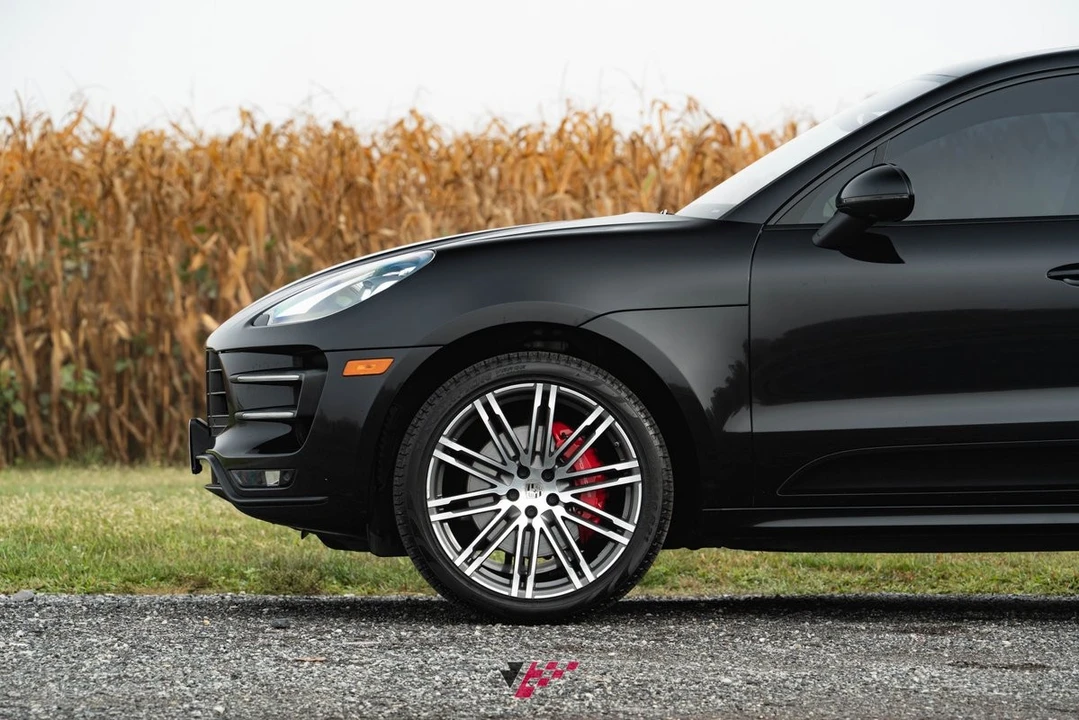 2017 Porsche Macan Turbo - Image 11 of 21