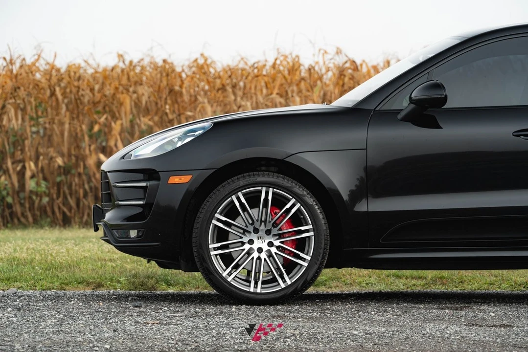2017 Porsche Macan Turbo - Image 11 of 21