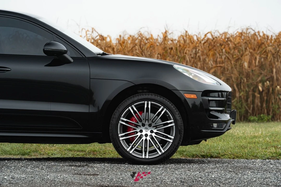 2017 Porsche Macan Turbo - Image 10 of 21