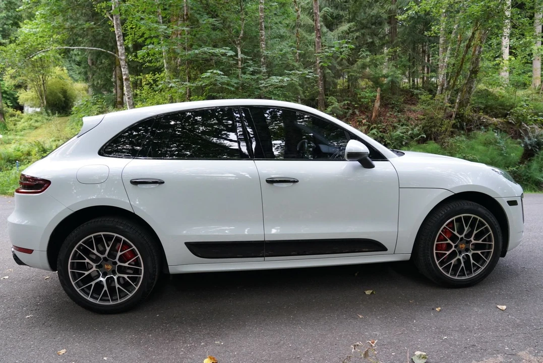 2017 Porsche Macan Turbo - Image 8 of 31