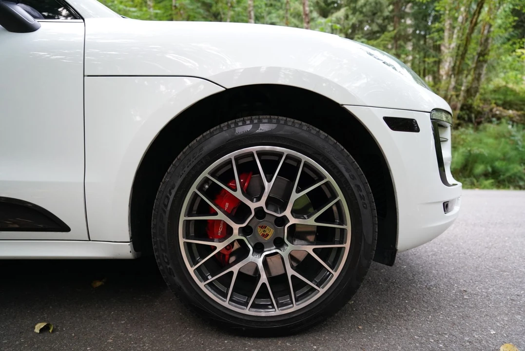 2017 Porsche Macan Turbo - Image 19 of 31