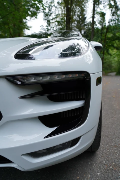 2017 Porsche Macan Turbo - Image 30 of 31