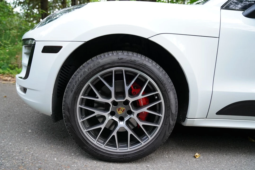 2017 Porsche Macan Turbo - Image 11 of 31