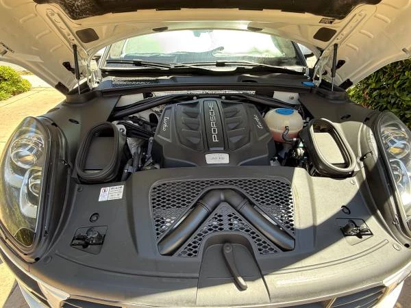 2017 Porsche Macan Turbo - Image 8 of 8
