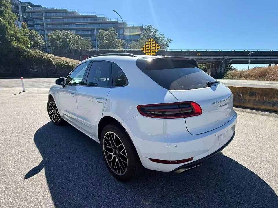 2017 Porsche Macan Turbo - Image 7 of 19