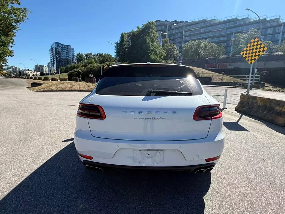 2017 Porsche Macan Turbo - Image 6 of 19