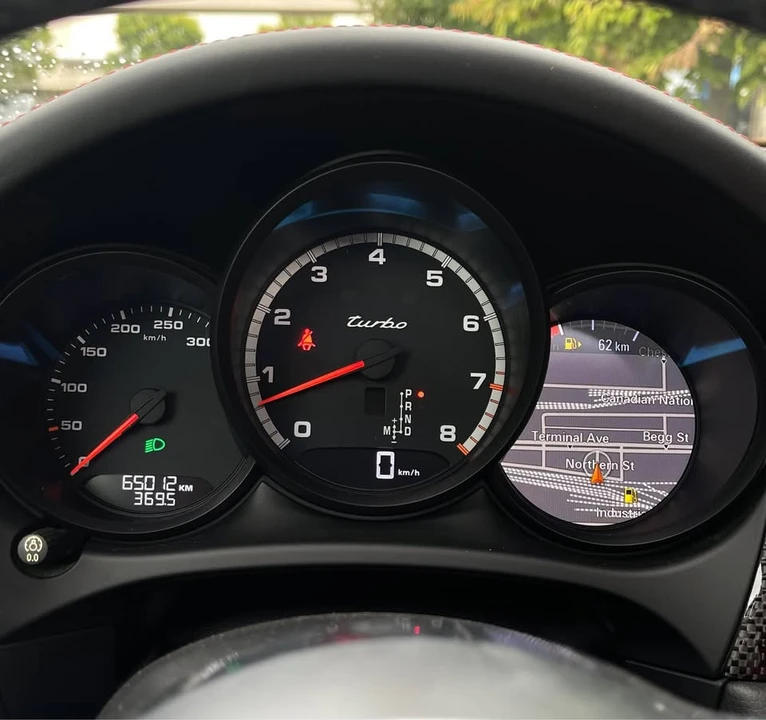 2017 Porsche Macan Turbo - Image 16 of 17