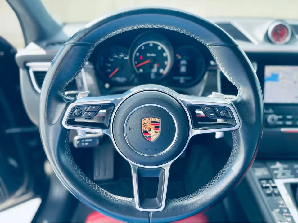 2017 Porsche Macan Turbo - Image 18 of 20