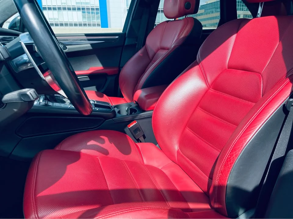 2017 Porsche Macan Turbo - Image 16 of 20
