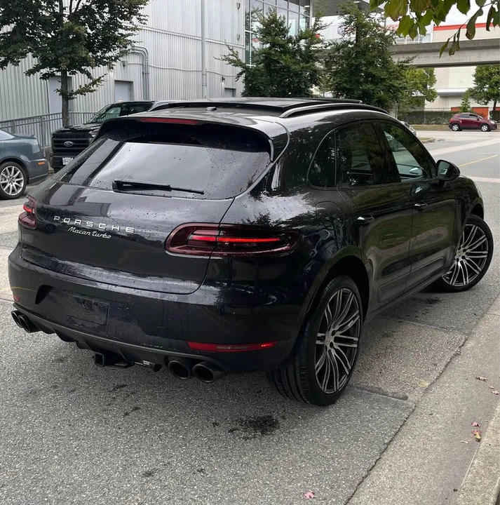 2017 Porsche Macan Turbo - Image 11 of 17