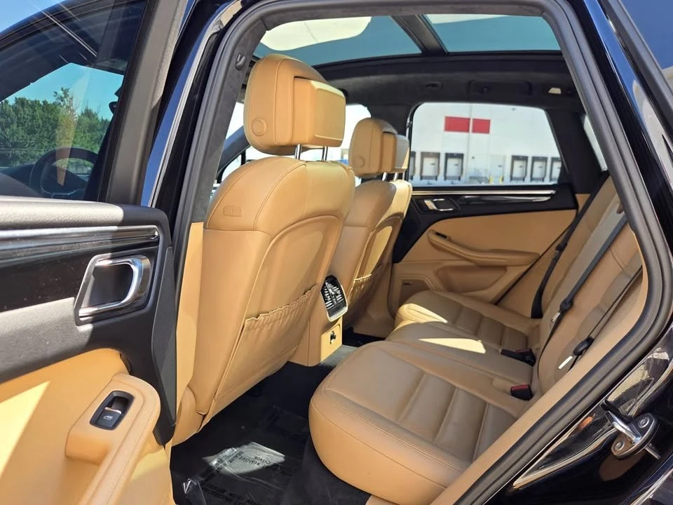 2017 Porsche Macan Turbo - Image 11 of 20