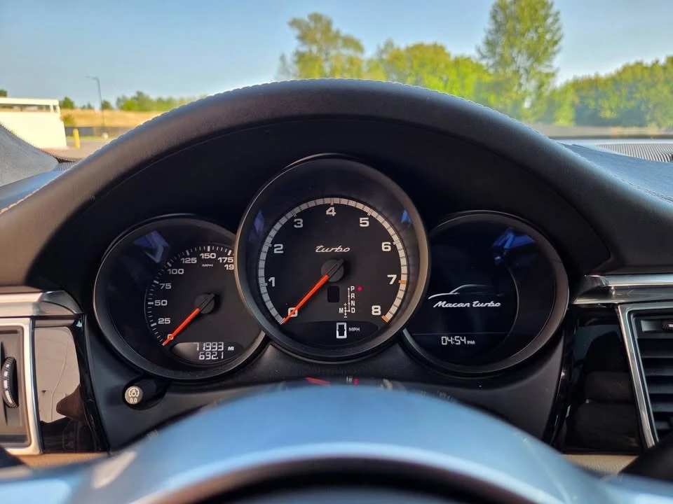 2017 Porsche Macan Turbo - Image 20 of 20