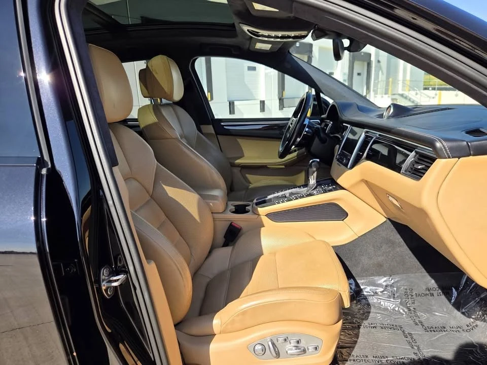 2017 Porsche Macan Turbo - Image 15 of 20