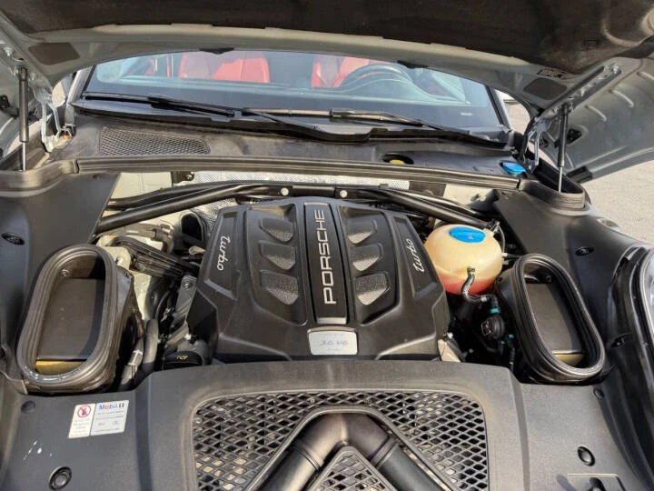 2017 Porsche Macan Turbo - Image 20 of 20