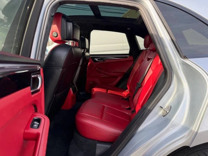 2017 Porsche Macan Turbo - Image 10 of 20