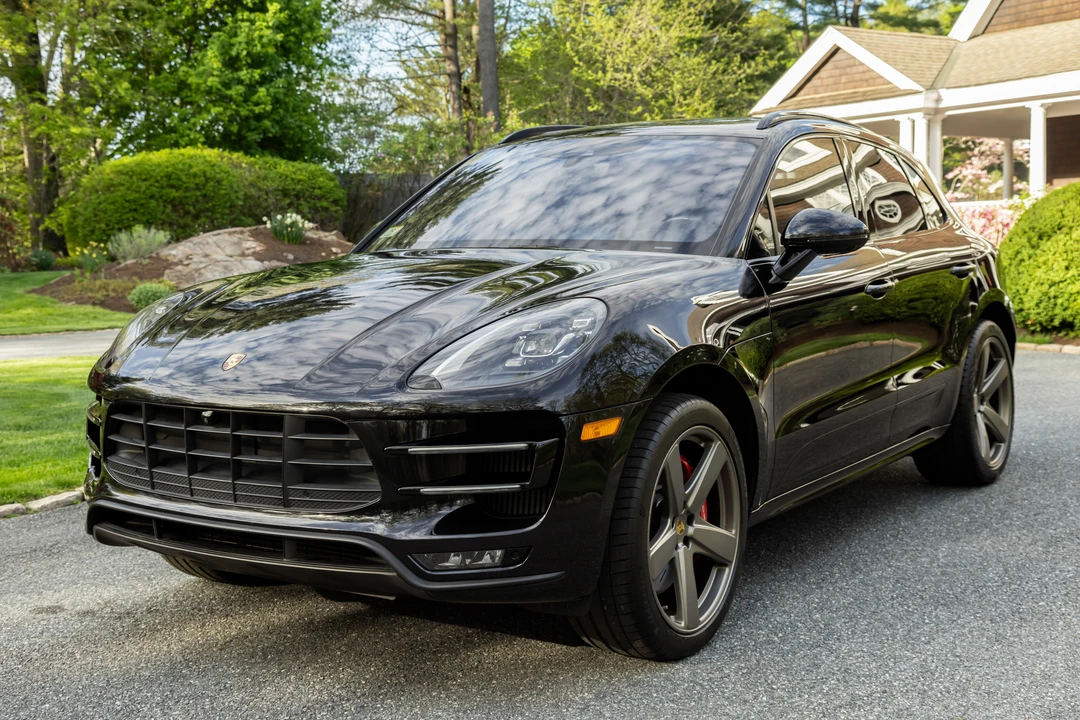 2017 Porsche Macan Turbo - Image 2 of 31