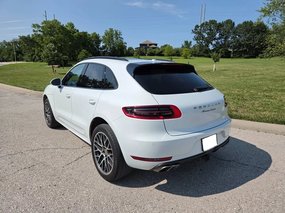2017 Porsche Macan Turbo - Image 8 of 20
