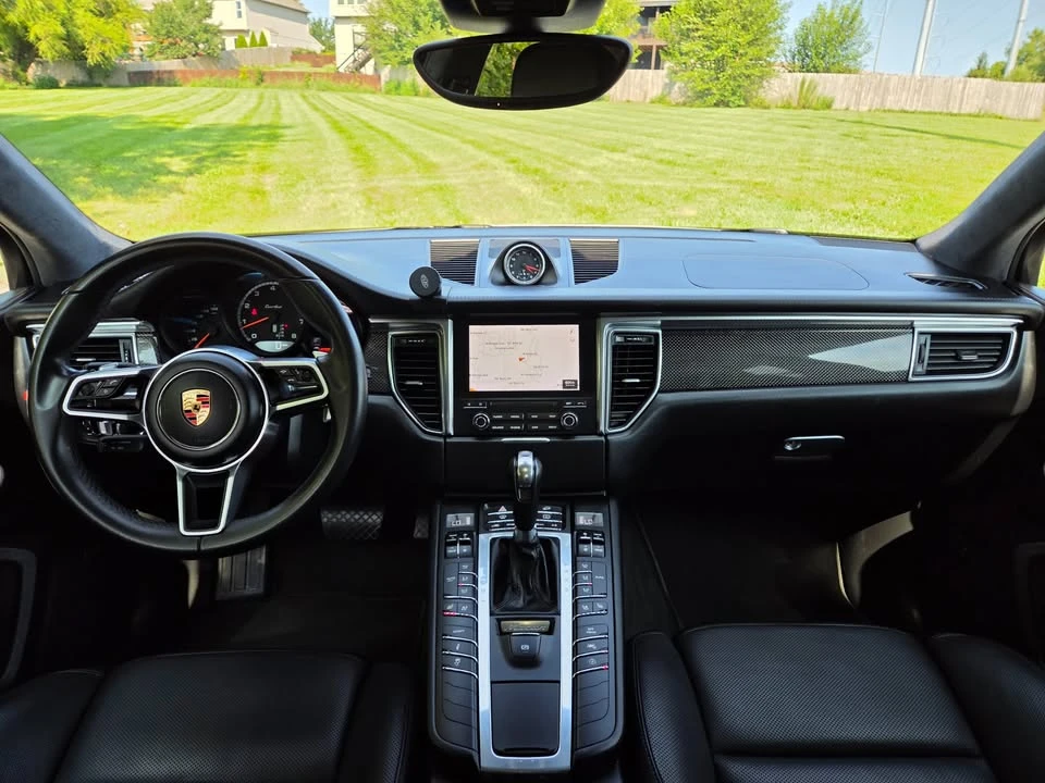 2017 Porsche Macan Turbo - Image 13 of 20