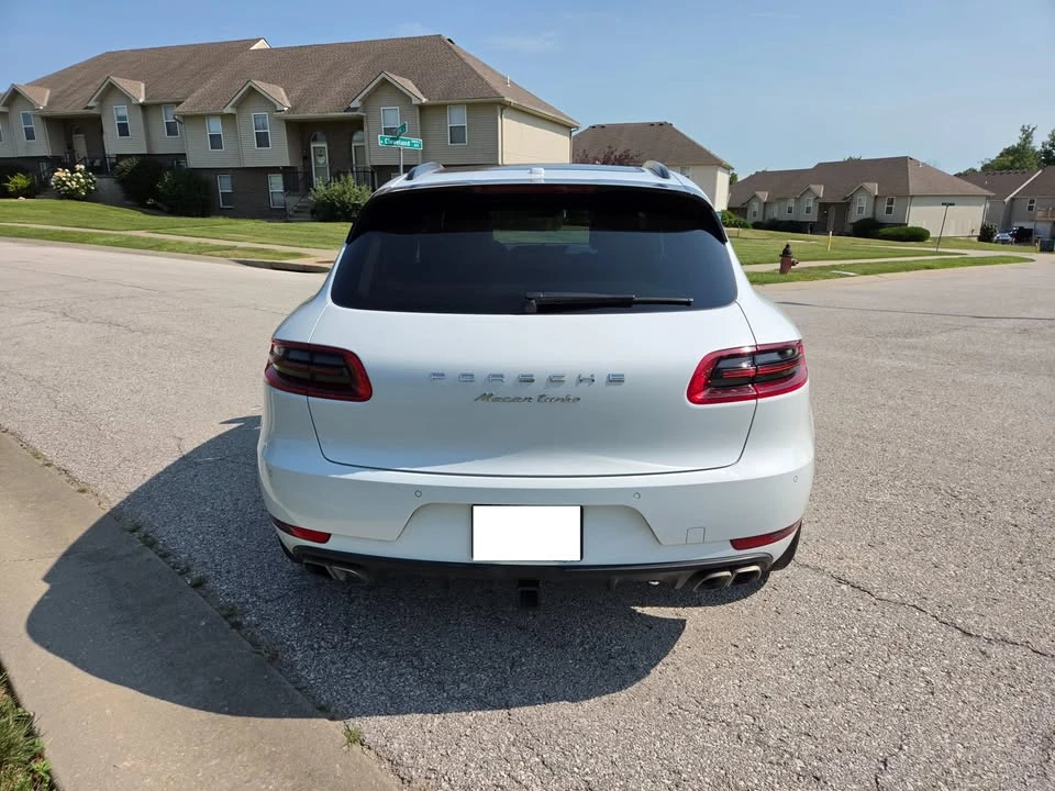 2017 Porsche Macan Turbo - Image 7 of 20