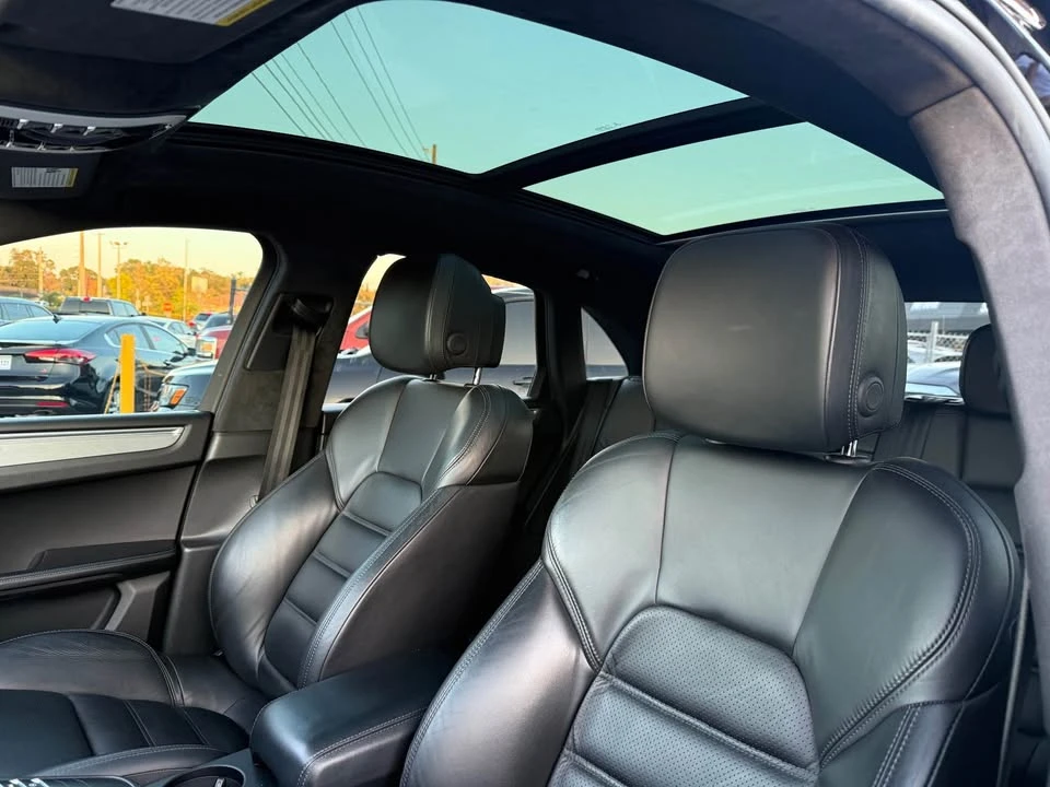 2017 Porsche Macan Turbo - Image 5 of 12