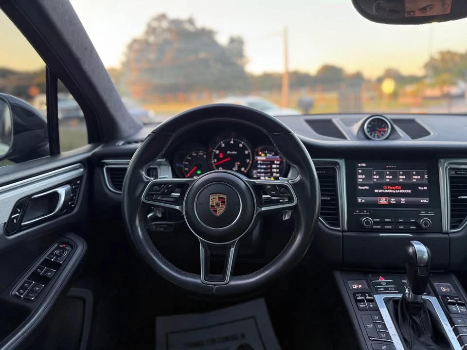 2017 Porsche Macan Turbo - Image 7 of 12