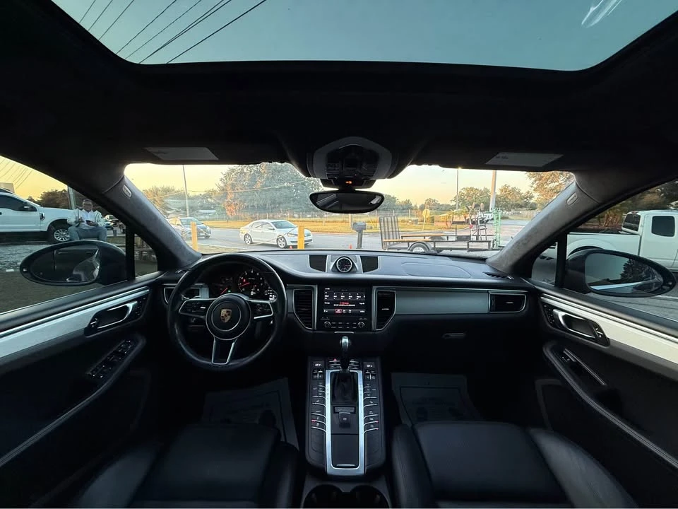 2017 Porsche Macan Turbo - Image 6 of 12