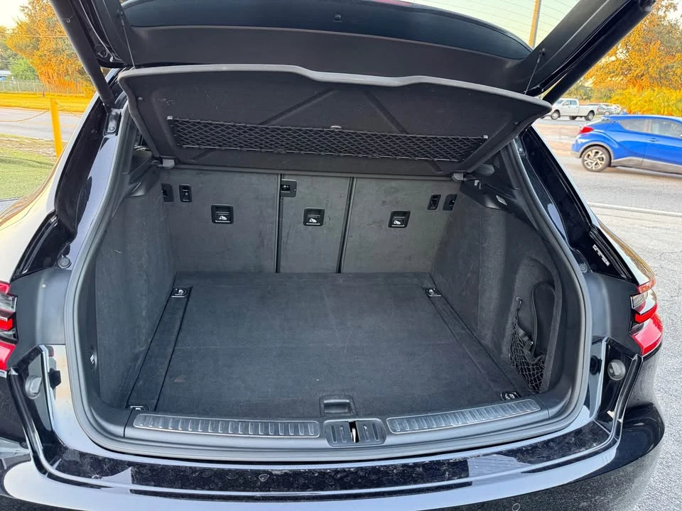 2017 Porsche Macan Turbo - Image 11 of 12