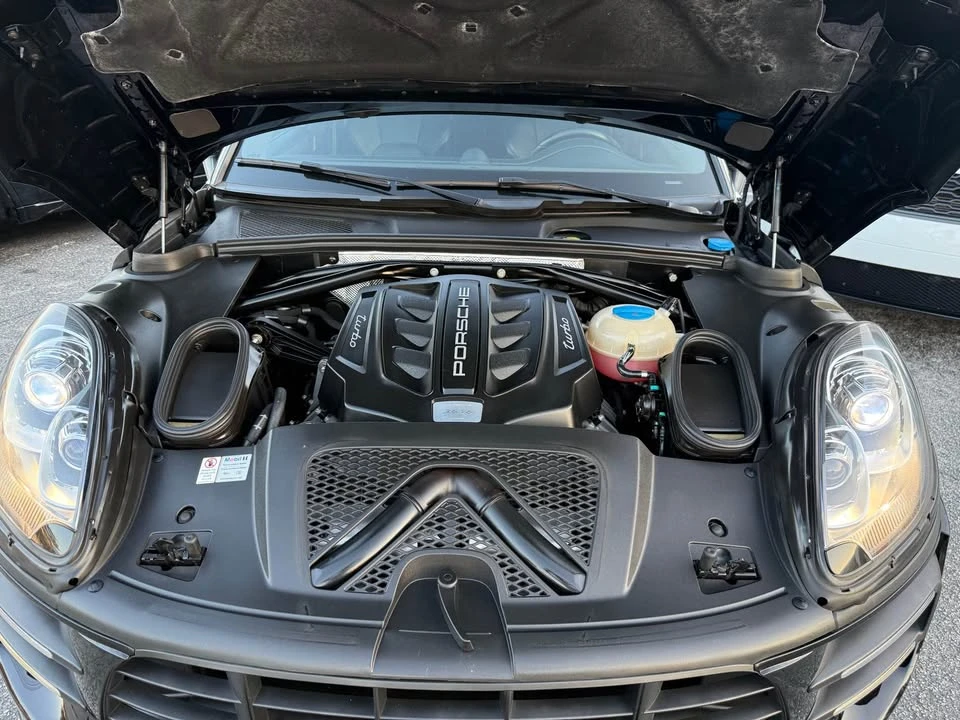2017 Porsche Macan Turbo - Image 12 of 12