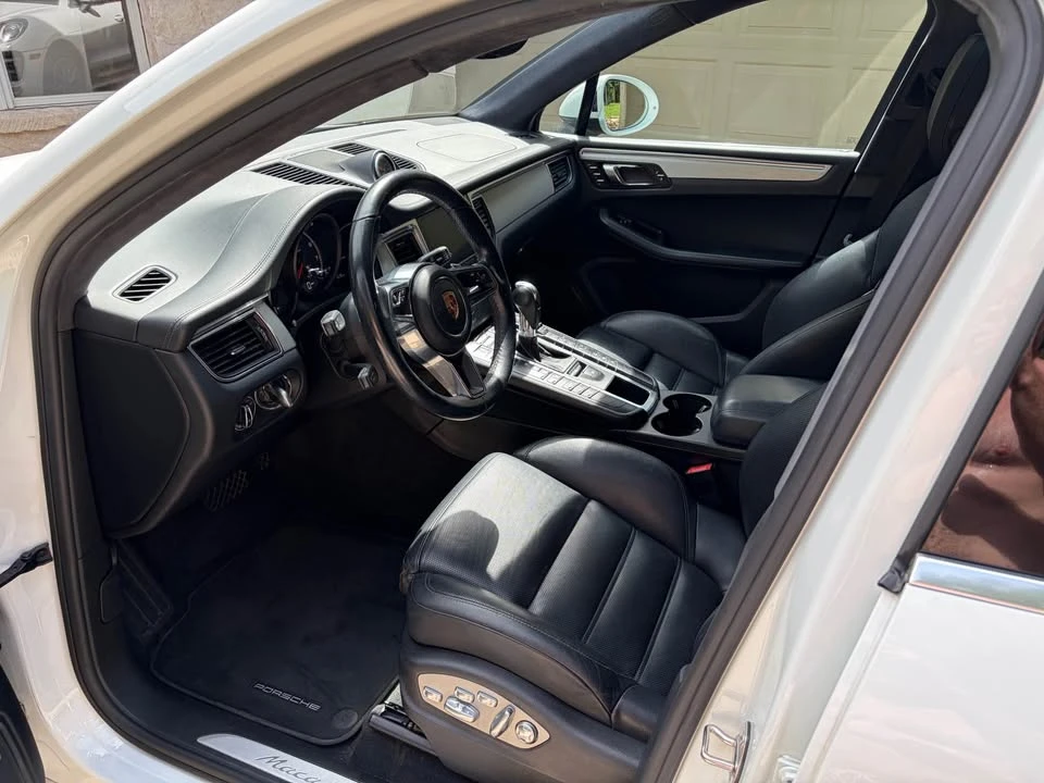 2017 Porsche Macan Turbo - Image 8 of 10