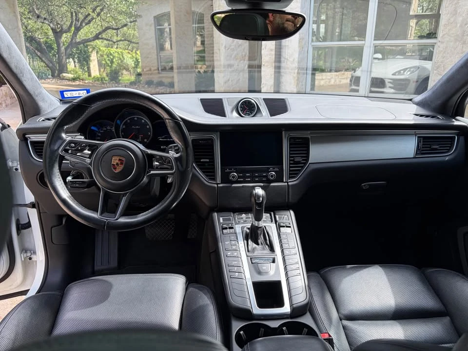 2017 Porsche Macan Turbo - Image 10 of 10