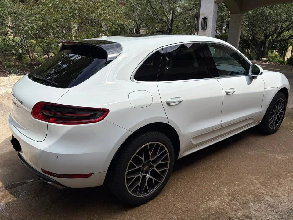 2017 Porsche Macan Turbo - Image 6 of 10